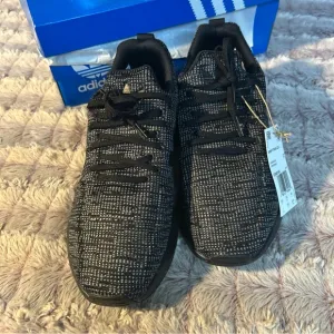 ADIDAS Swift Run Sneakers size 7
