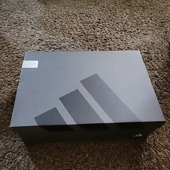 Adidas Ultra 4DFWD running shoes. NWT