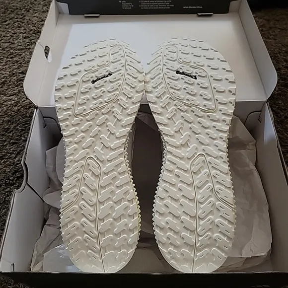 Adidas Ultra 4DFWD running shoes. NWT