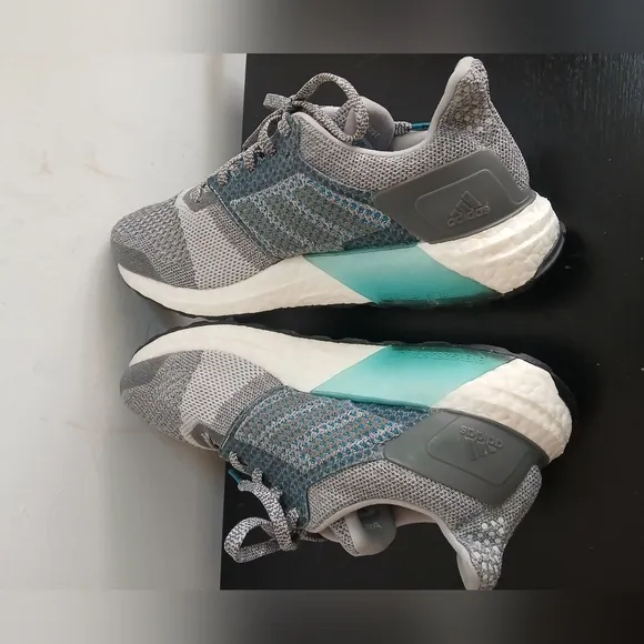 Adidas Ultra Boost St Grey White  Men 9.5 Running Sneakers Shoes