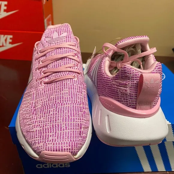 Adidas Unisex Kids Pink White Swift Run 22 J GW8177 Running Shoes Size US 5.5 6