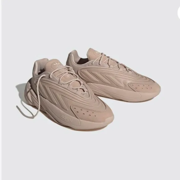 Adidas unisex ozelia sneakers, solid color, NEW!