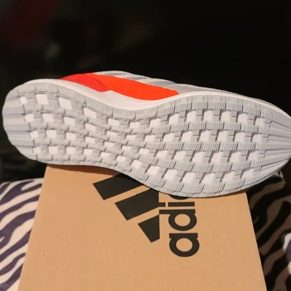 Adidas unisex sneakers
