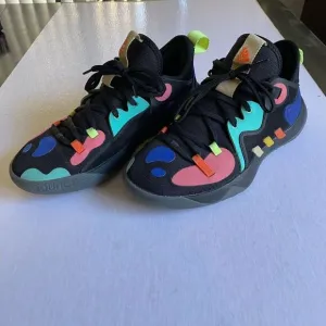 ADIDAS Unisex Harden Step Back 2 Bounce Sneakers Size 6 Men’s/ 7 -7.5 Women’s