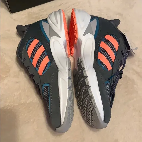 Adidas Women’s shoes 90s valasion running