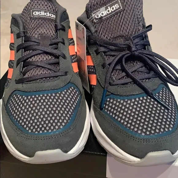 Adidas Women’s shoes 90s valasion running