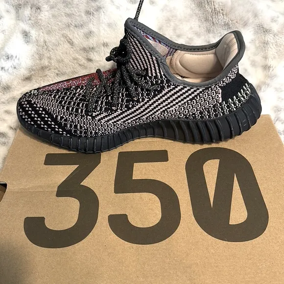 ✨ADIDAS YEEZY BOOST 350 V2 &quot;YECHEI&quot; MENS SZ 8 SNEAKERS! EXCELLENT CONDITION✨