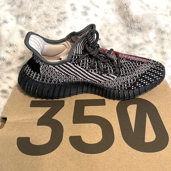 ✨ADIDAS YEEZY BOOST 350 V2 &quot;YECHEI&quot; MENS SZ 8 SNEAKERS! EXCELLENT CONDITION✨