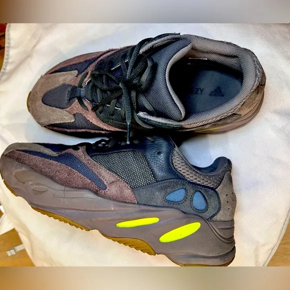Adidas Yeezy Boost 700- Mauve