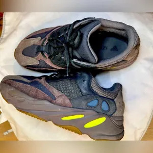 Adidas Yeezy Boost 700- Mauve