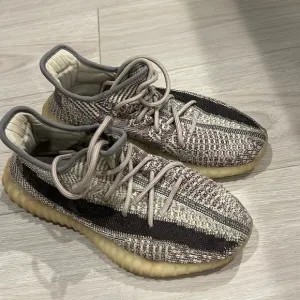 Adidas Yeezy boost mauve sneakers