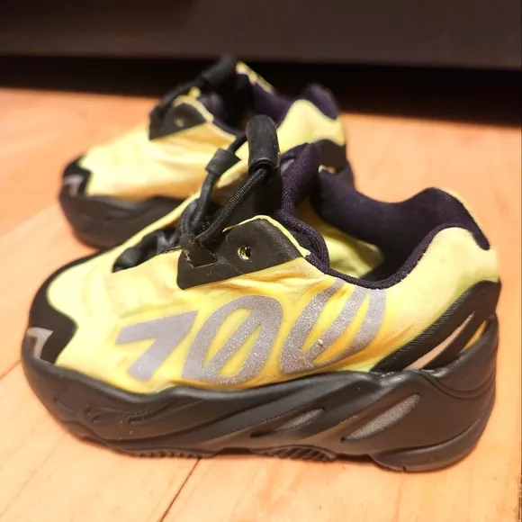 ADIDAS YEEZY PRESCHOOL BOOST 700- KIDS 5K UNISEX