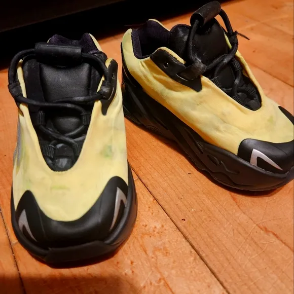 ADIDAS YEEZY PRESCHOOL BOOST 700- KIDS 5K UNISEX