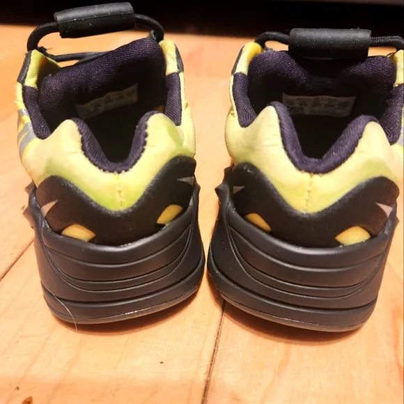ADIDAS YEEZY PRESCHOOL BOOST 700- KIDS 5K UNISEX
