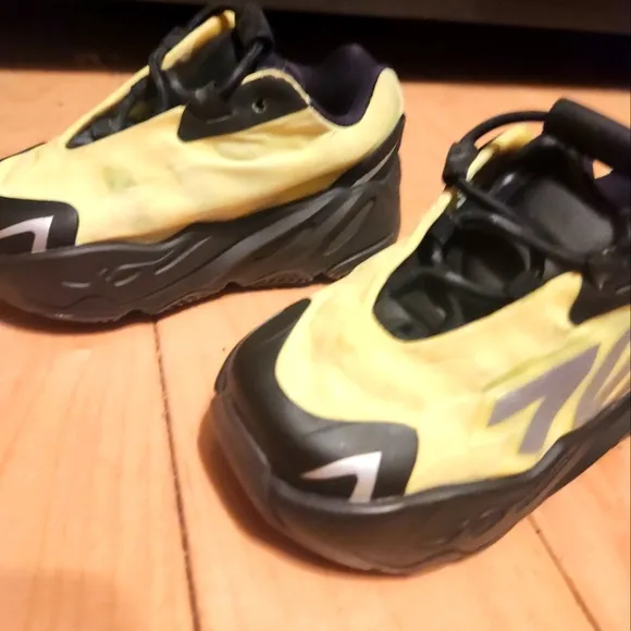 ADIDAS YEEZY PRESCHOOL BOOST 700- KIDS 5K UNISEX