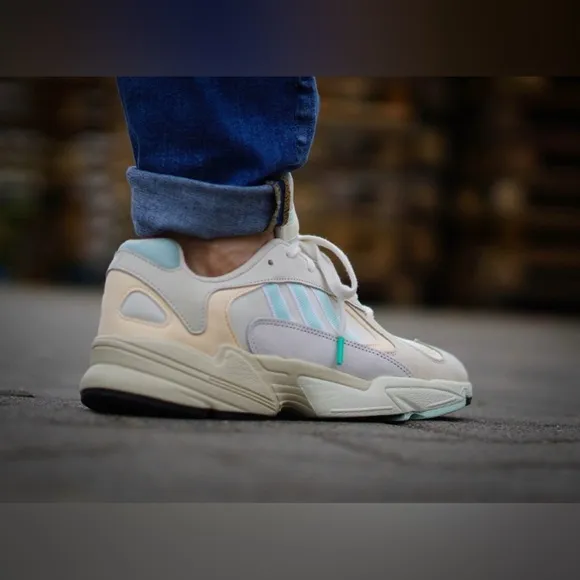 Adidas YUNG-1 LOW TOP SNEAKERS IN OWHITE/ICEMIN/ECRTIN UNISEX
