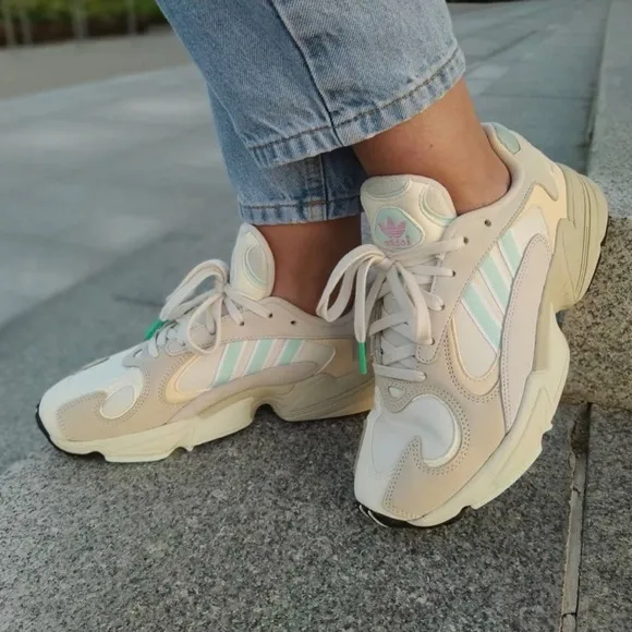 Adidas YUNG-1 LOW TOP SNEAKERS IN OWHITE/ICEMIN/ECRTIN UNISEX