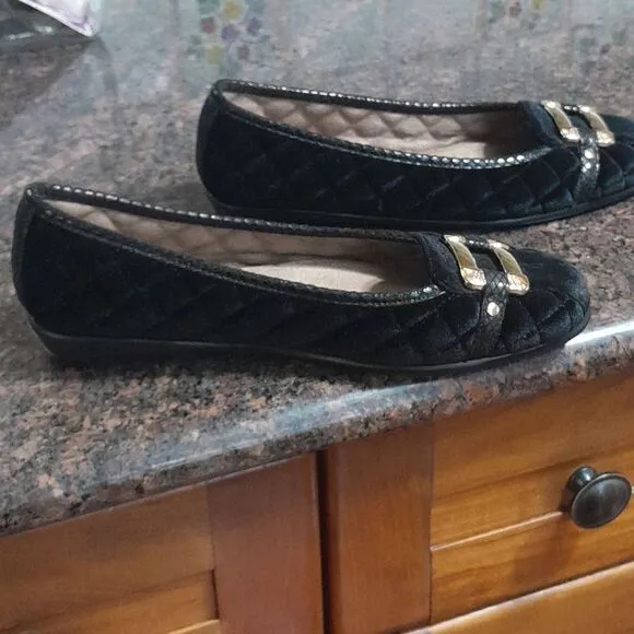 Aerosols Quilted Ballet Flats...Size 9.5...NEW...(SEE Description)....