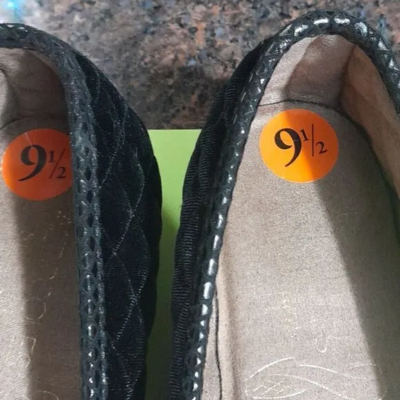 Aerosols Quilted Ballet Flats...Size 9.5...NEW...(SEE Description)....