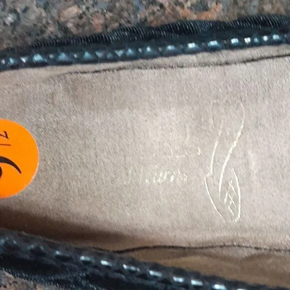 Aerosols Quilted Ballet Flats...Size 9.5...NEW...(SEE Description)....