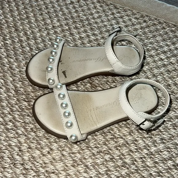Age of Innocence Sandals Fleur White Pearl Sandals size 25