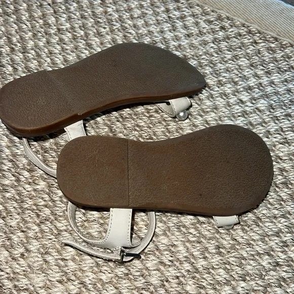 Age of Innocence Sandals Fleur White Pearl Sandals size 25