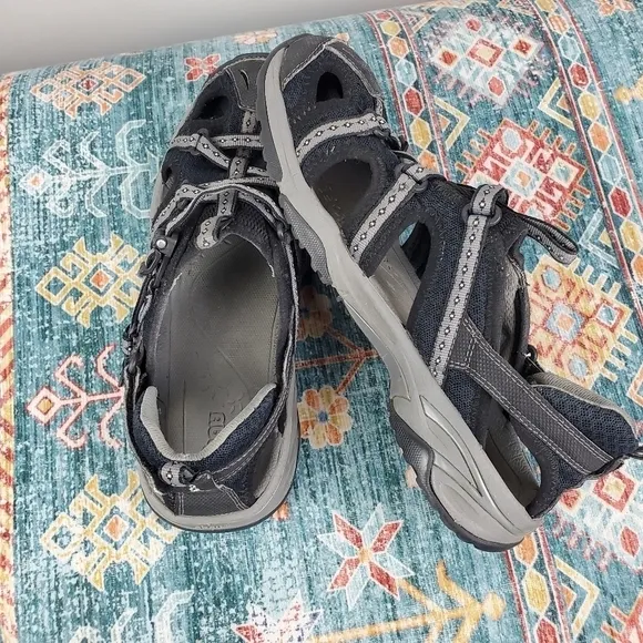 Ahnu Black Gray Sandal Men Shoe