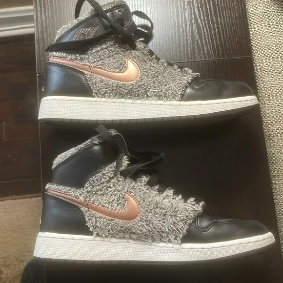 Air Jordan 1 Retro High GSFleece Gray Rose GoldYouth 5