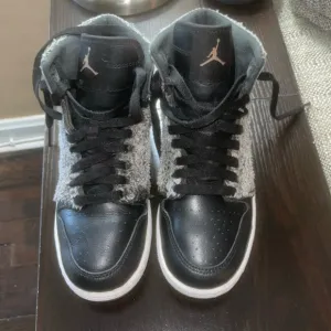 Air Jordan 1 Retro High GSFleece Gray Rose GoldYouth 5