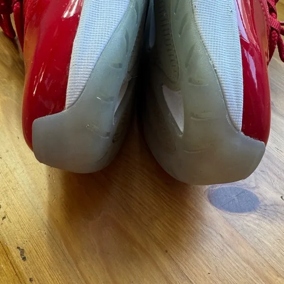 Air Jordan 11 men's sneakers size 8.5
