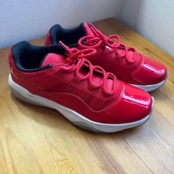 Air Jordan 11 men's sneakers size 8.5
