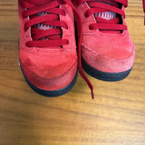Air Jordan 6 Retro kid’s sneakers size 10c