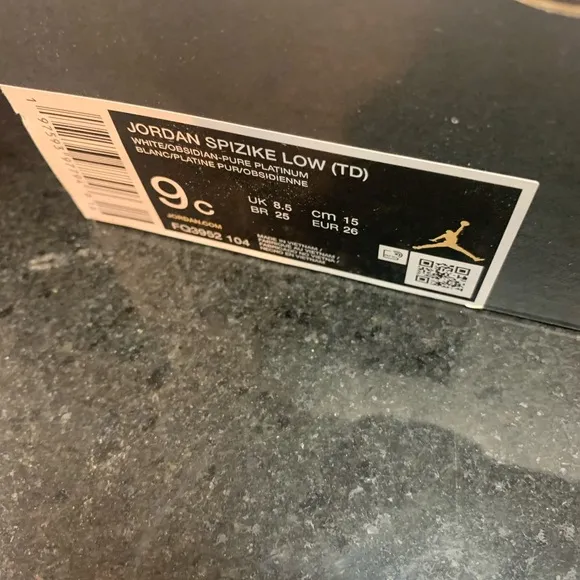 Air Jordan spizike gold &amp; Black and White Sneakers Sz 9c