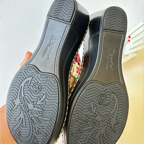 Alegría by PG lite women’s floral sandals