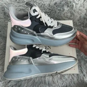 ALEXANDER MCQUEEN Oversized Metallic Runner Sneakers -Silver