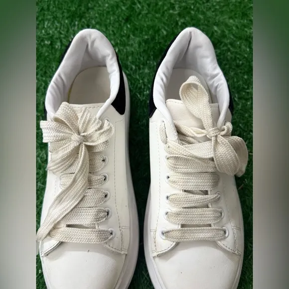 Alexander McQueen Stylish White and Black Unisex Sneakers Size 40