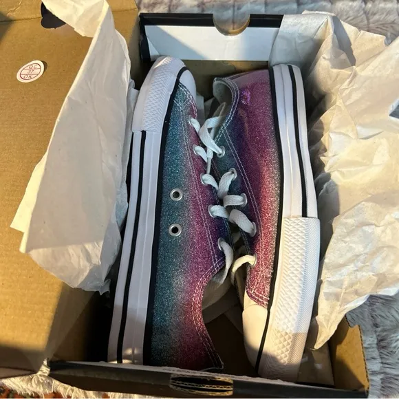 All Stars Converse Sneakers Size 3