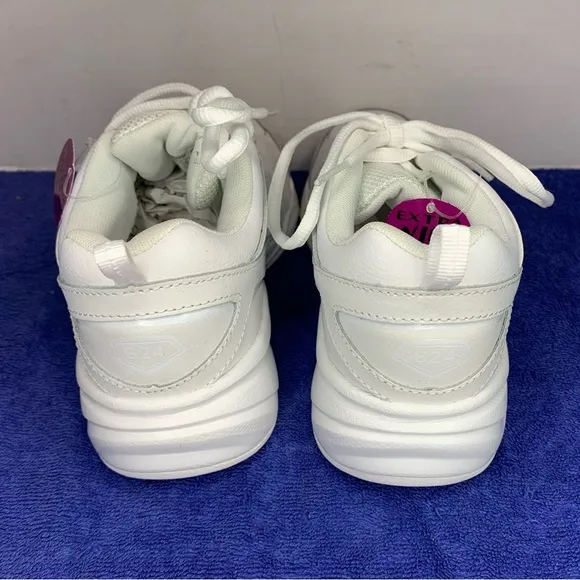 All White Sneakers New Balance Leather Lace School Sneakers Girls Kids Size 3.5