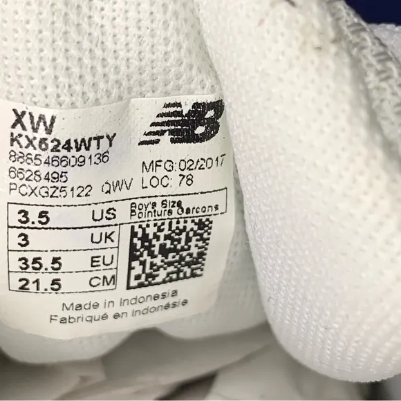 All White Sneakers New Balance Leather Lace School Sneakers Girls Kids Size 3.5