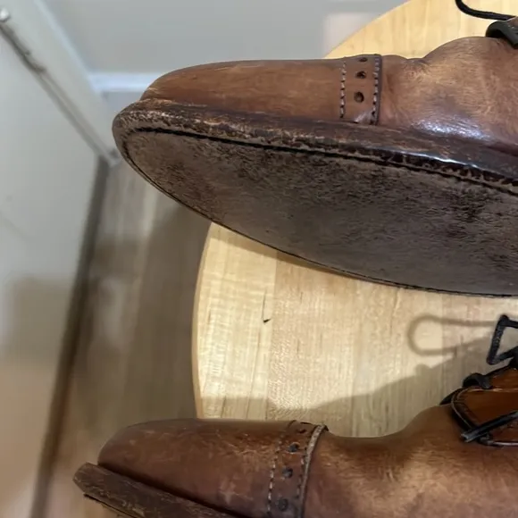 Allen Edmonds Clifton men’s brown leather dress shoe. Size 8.5.
