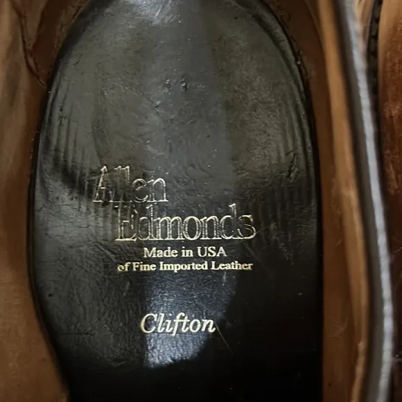 Allen Edmonds Clifton men’s brown leather dress shoe. Size 8.5.