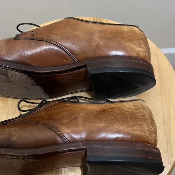 Allen Edmonds Clifton men’s brown leather dress shoe. Size 8.5.