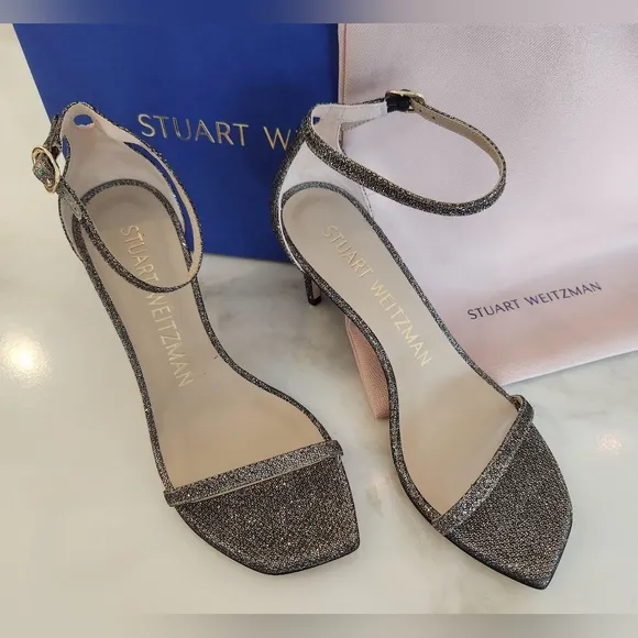 Almost New!Stuart Weitzman $495 Retail! Stunning Gold Sparkly.More Than Half Off