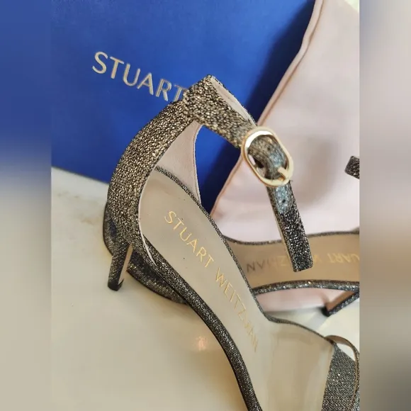 Almost New!Stuart Weitzman $495 Retail! Stunning Gold Sparkly.More Than Half Off