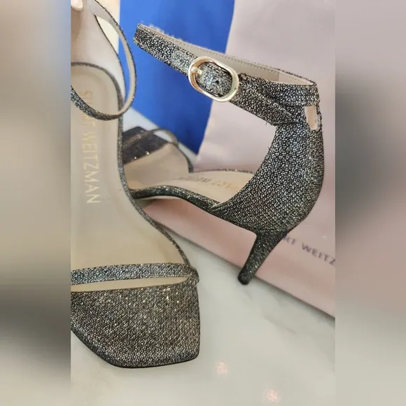 Almost New!Stuart Weitzman $495 Retail! Stunning Gold Sparkly.More Than Half Off
