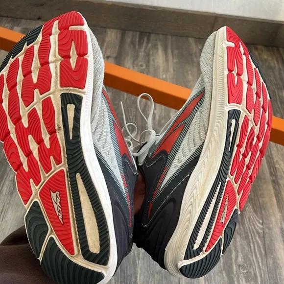 Altra Running Shoes Torin 6 - gray and Red