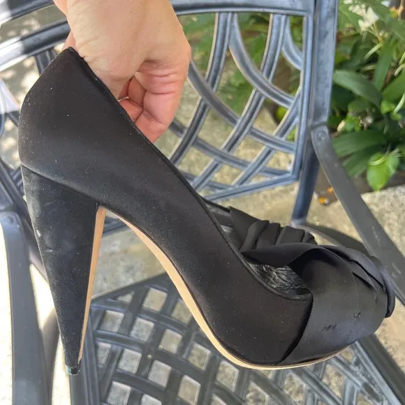 Amanda Wakeley NANA Black Satin high heels shoes size 40