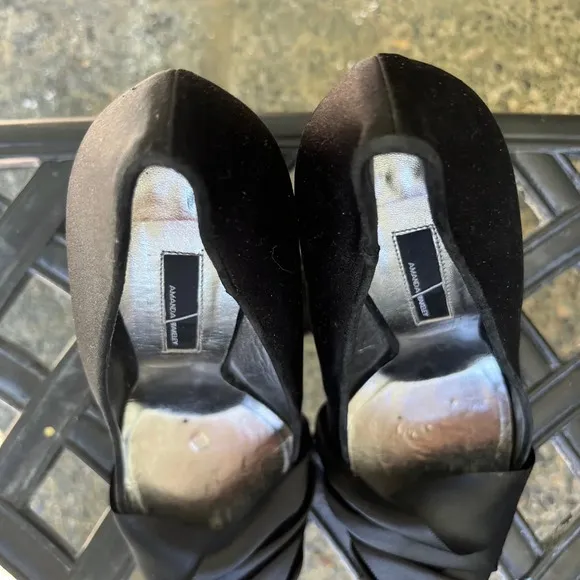 Amanda Wakeley NANA Black Satin high heels shoes size 40
