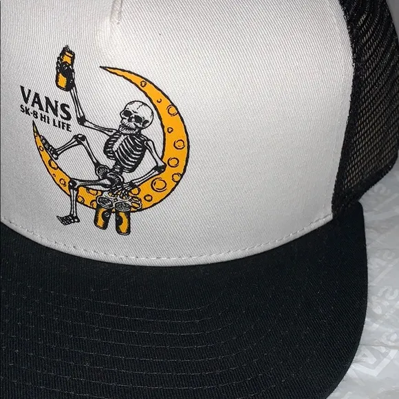 &gt;👦HOST PICK 🎉 NORRIS TRUCKER CAP BIG BOYS SKELETON HALLOWEEN BRAND NEW VANS