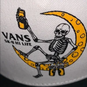 &gt;👦HOST PICK 🎉 NORRIS TRUCKER CAP BIG BOYS SKELETON HALLOWEEN BRAND NEW VANS